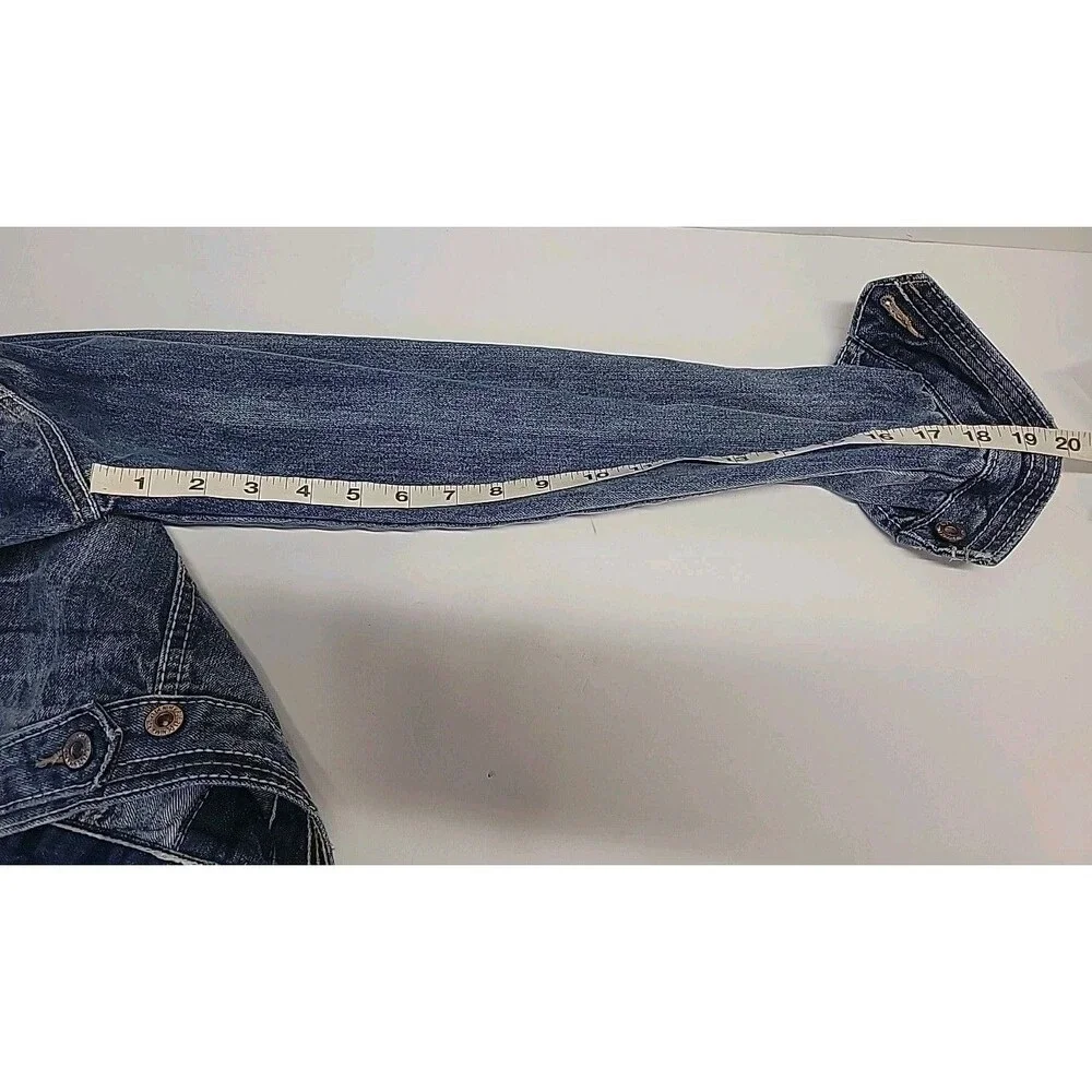 Rue 21 cropped Distessed Blue‎ denim jacket size Small